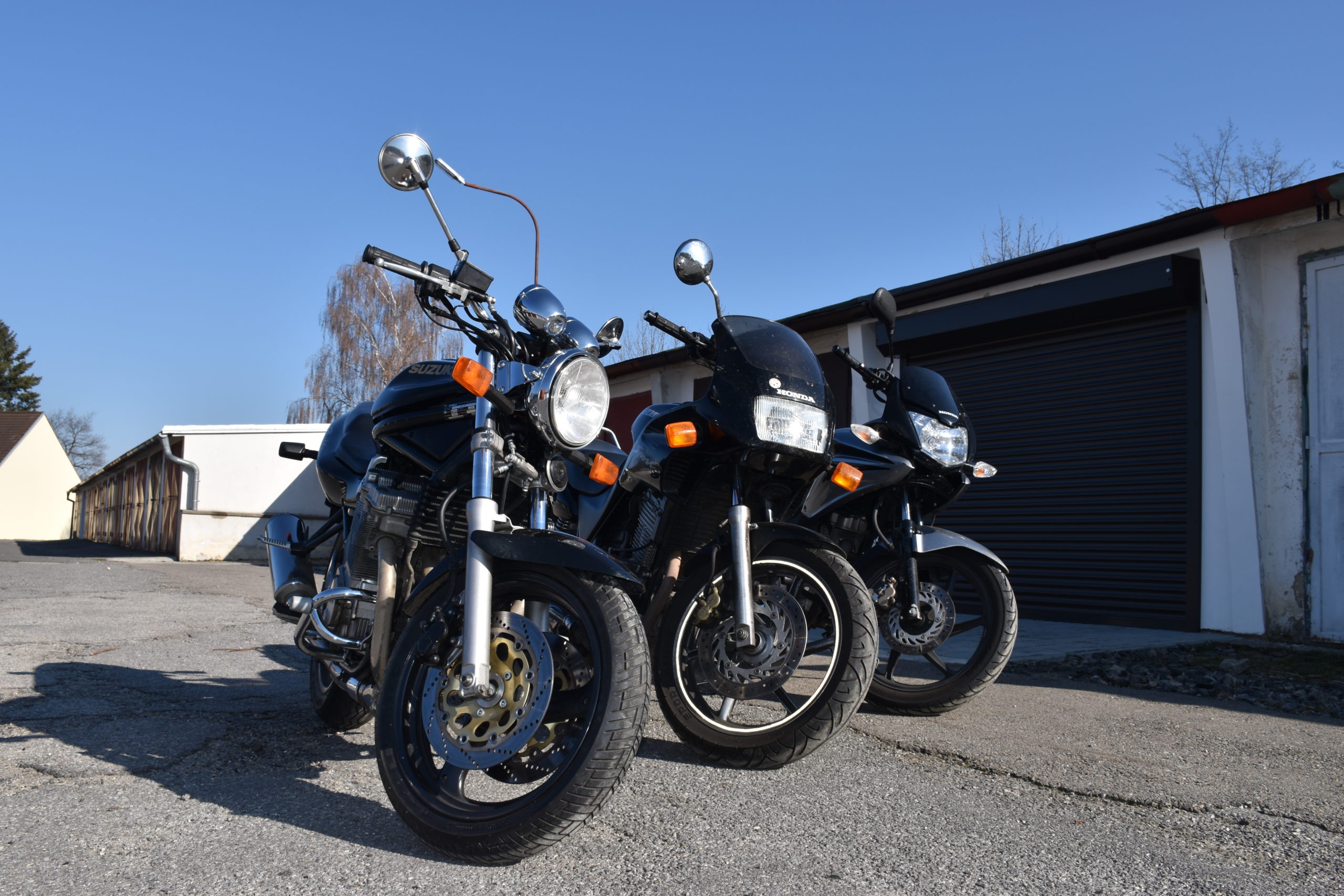 Výukové motocykly Honda a Suzuki